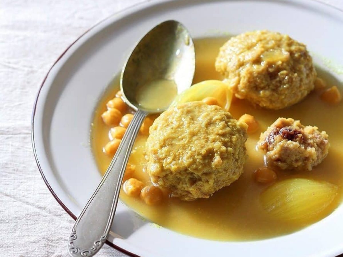 🍜 מתכון : גונדי פרסי – כדורי חומוס ועוף במרק עשיר