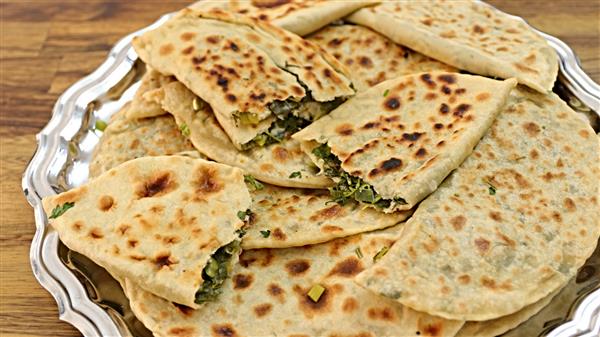 🥟 ג’וזה (קוטאב) עם גבינה – כיסוני קווקז מהמטבח של יהודי ההרים