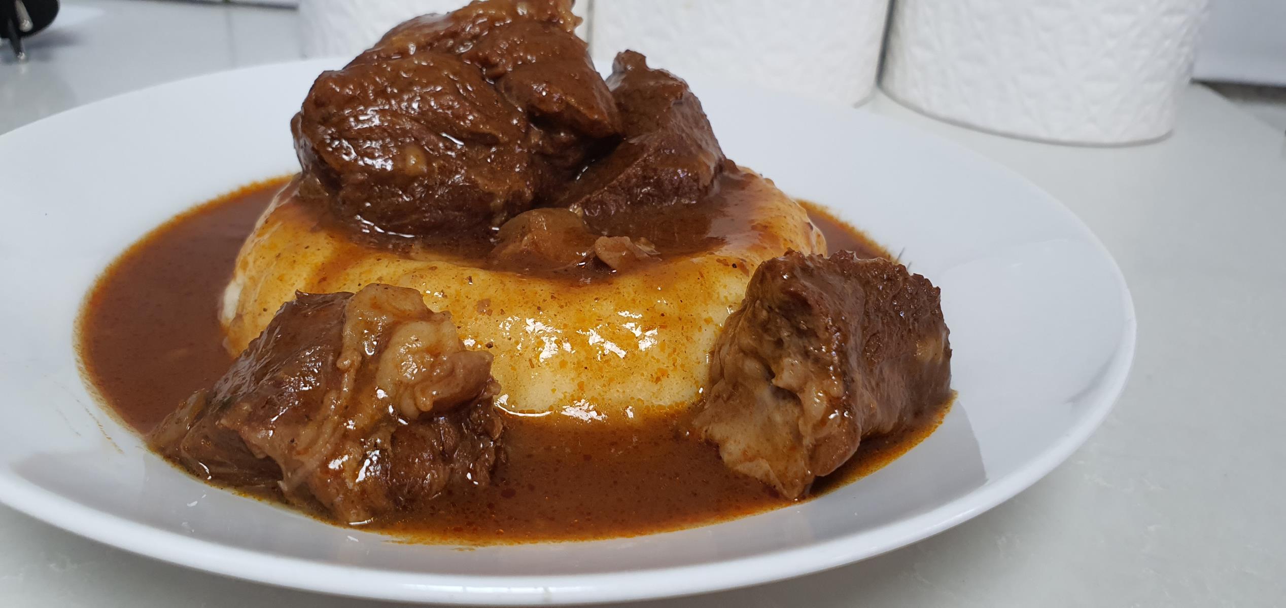 🍛 באזין לובי מסורתי – בצק מבושל ותבשיל בשר בטעם של פעם