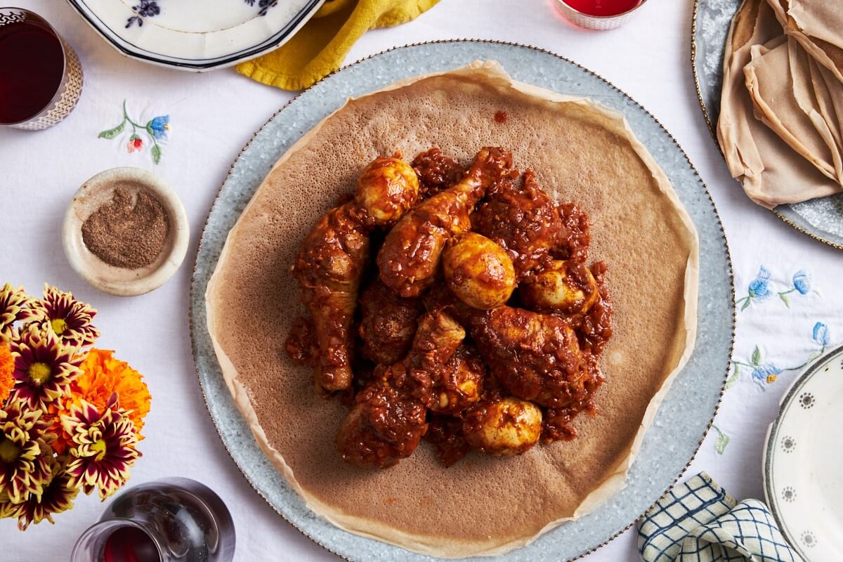 🍗 דורו וואט – תבשיל עוף אתיופי חגיגי וחריף