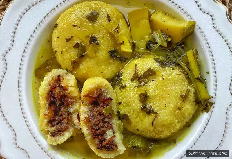 🥣 מתכון: קובה חמוסטה כורדית – המרק הירוק של שבת