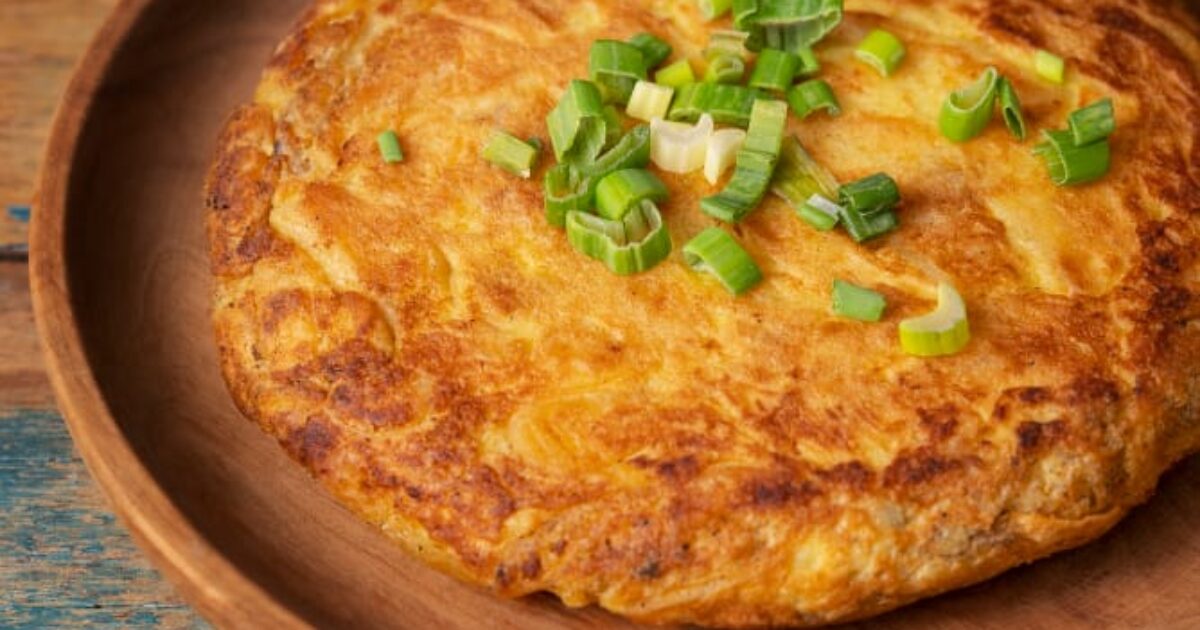 🍠 מעקודה תוניסאית – פשטידת תפוחי אדמה עם תבלינים וצבע